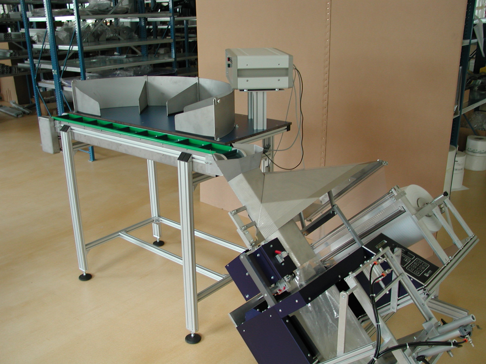LB100+Tisch+LV500_01