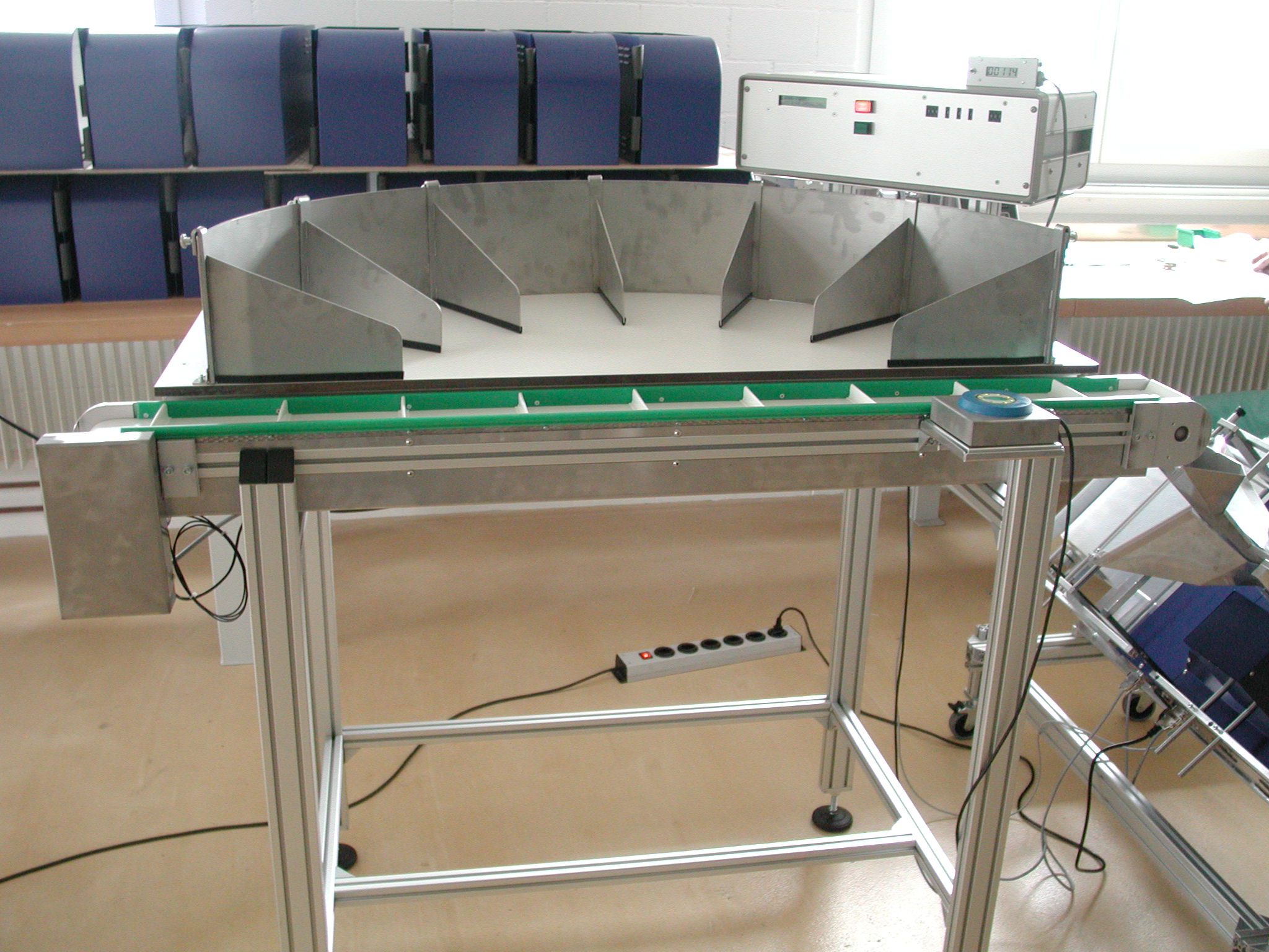 LB100+Tisch+LV500_05